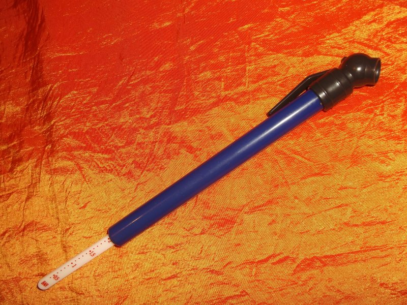 Манометр (измеритель давления шин) карманный (Psi,Bar).JPG