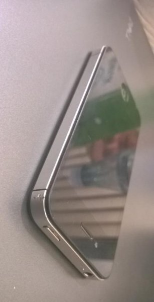 apple_iphone_4_8_gb_black_3_g_cdma_original_gotov_k_rabote_ot_1_grn_ch1 (4).jpg