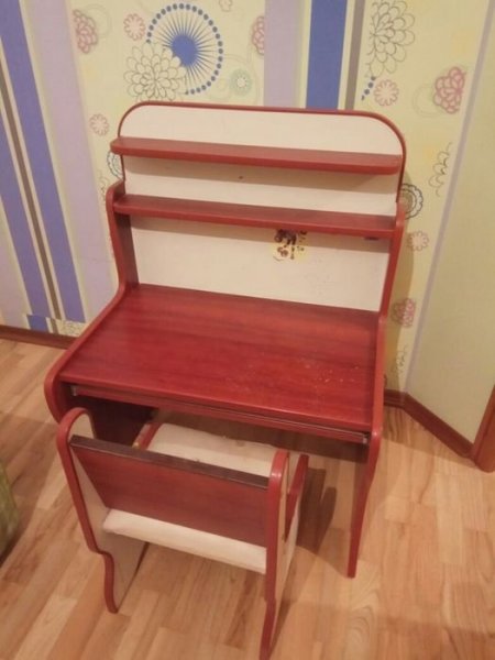 столик детский.jpg