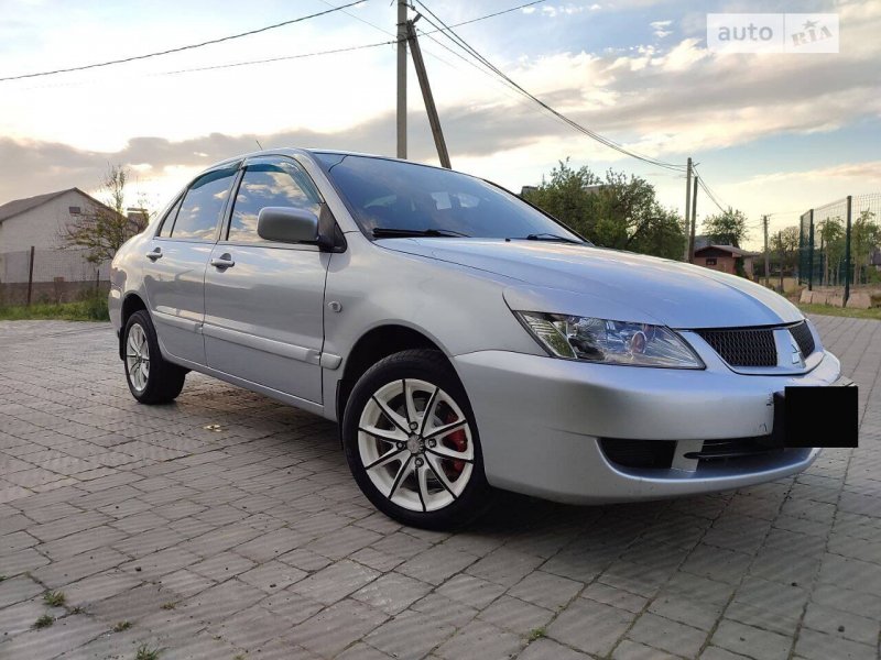 mitsubishi_lancer__451751093hd.jpg