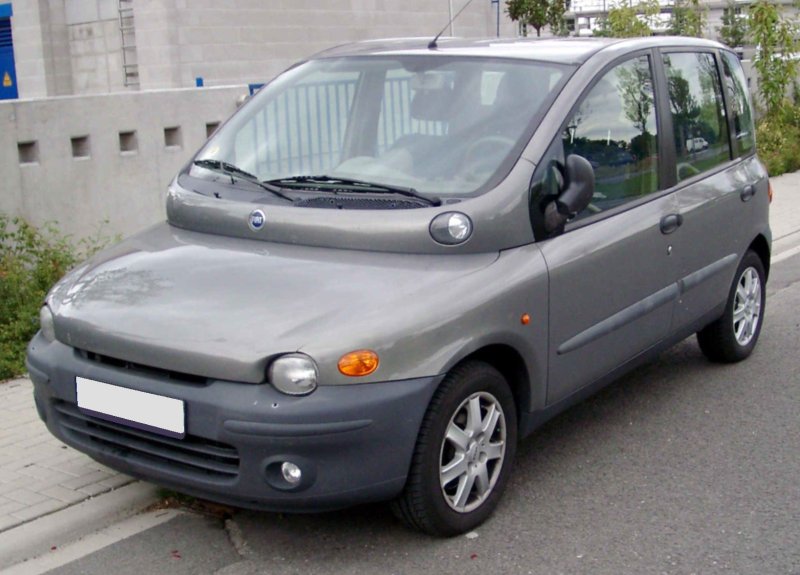 Fiat_Multipla_front_20080825.thumb.jpg.c723936e1dd687d8836e628029d122db.jpg